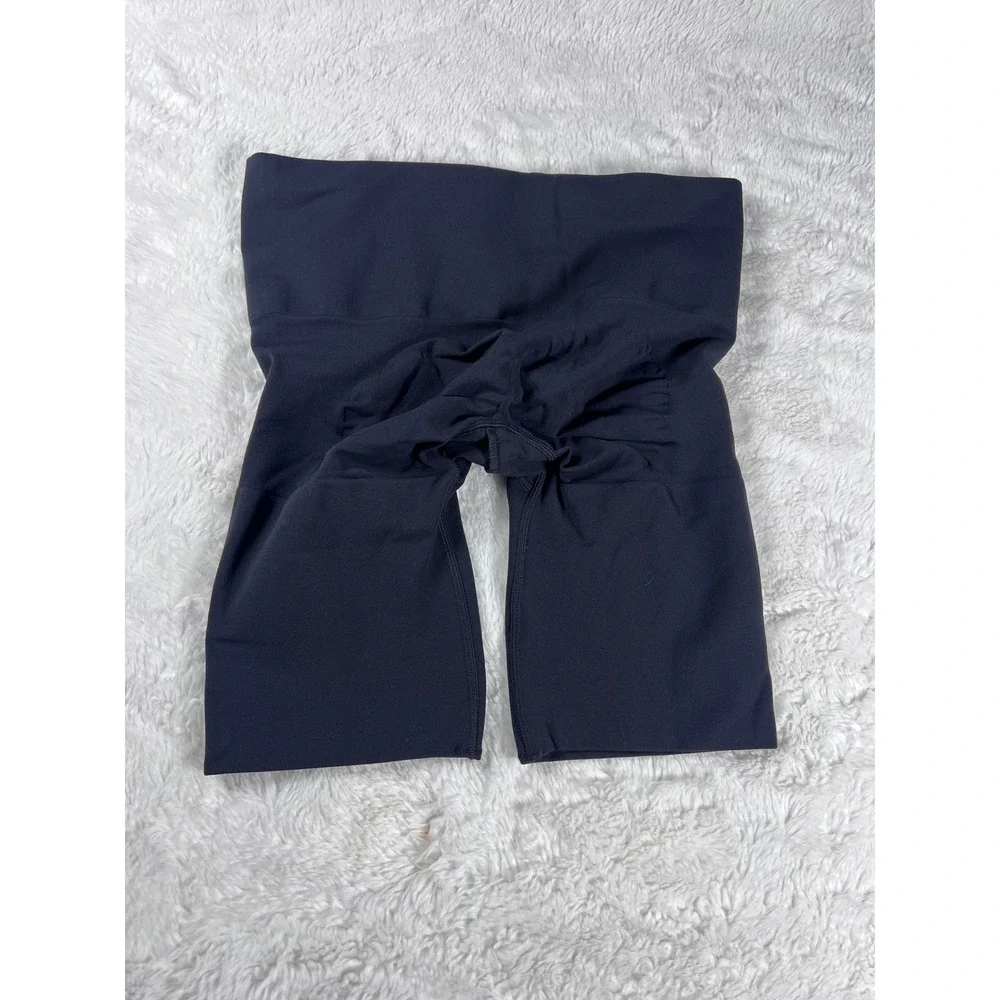 SKIMS Womens Sculpting Shorts Size Medium Black High Waist Compression Shapewear